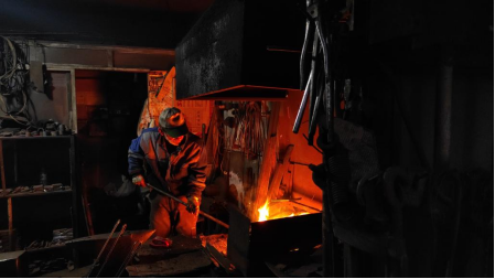 貓先生智能廢品回收箱，再生資源收集柜，小區(qū)垃圾回收站生產(chǎn)廠家